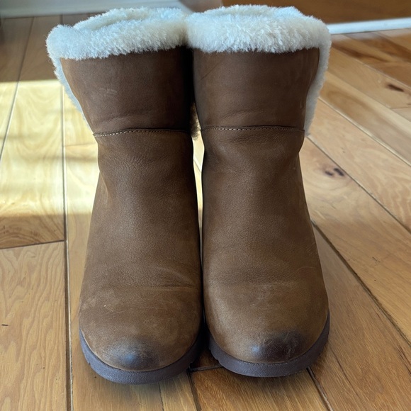 UGG Women's Tan Wedge Boots with Cream Lining - Picture 4 of 9